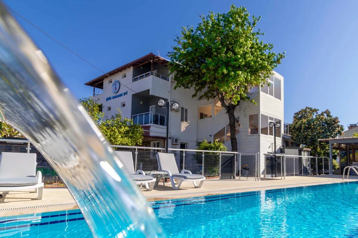 Şirin Baba Otel havuz
